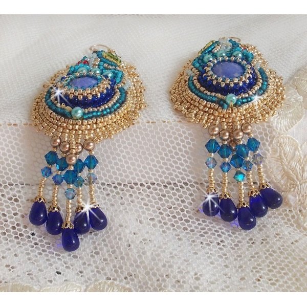 BO Papillon Or Bleu brod&eacute;es avec des gouttes, pierres de gemme et rocailles