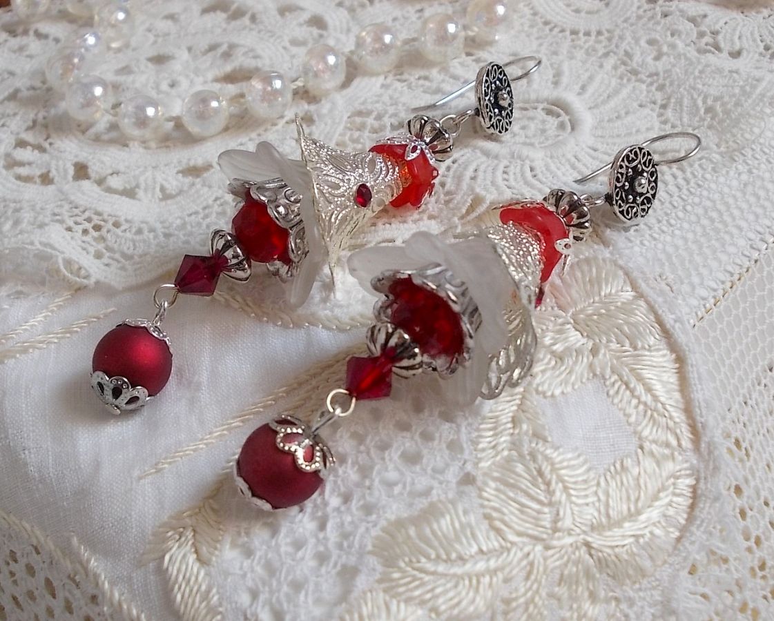 BO Tendre Rouge con cristalli Swarovski, perline tonde sfaccettate e ganci per orecchie in argento 925/1000