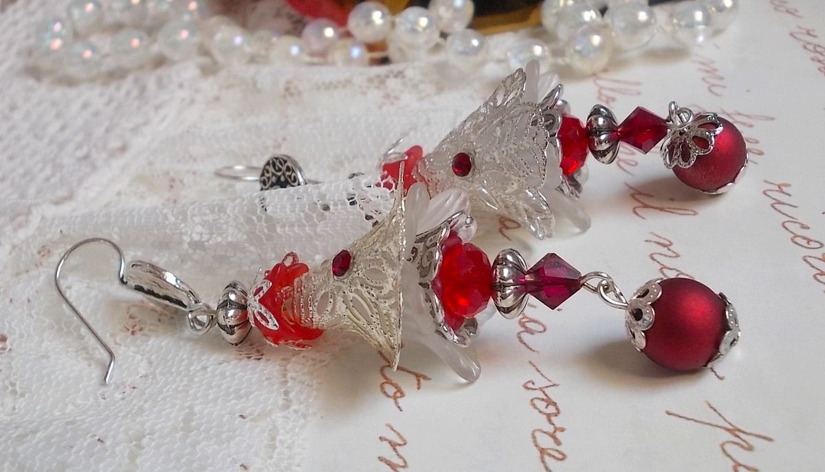 BO Tendre Rouge con cristalli Swarovski, perline tonde sfaccettate e ganci per orecchie in argento 925/1000