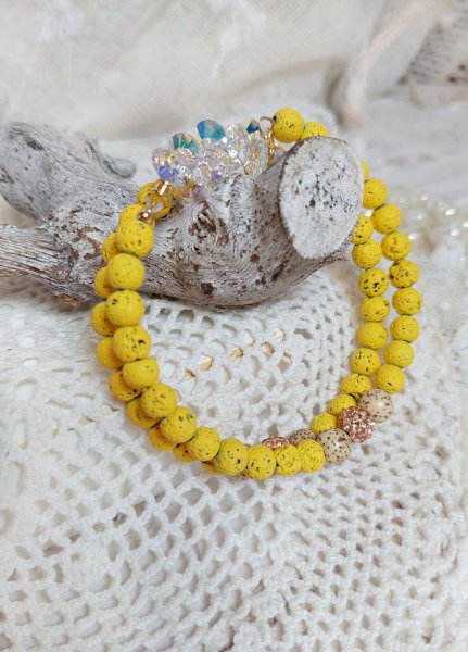 Bracelet Couronne Jaune Soleil mont&eacute; avec pierres de lave, perles cristal Swarovski, sequin Argent 925 et breloque