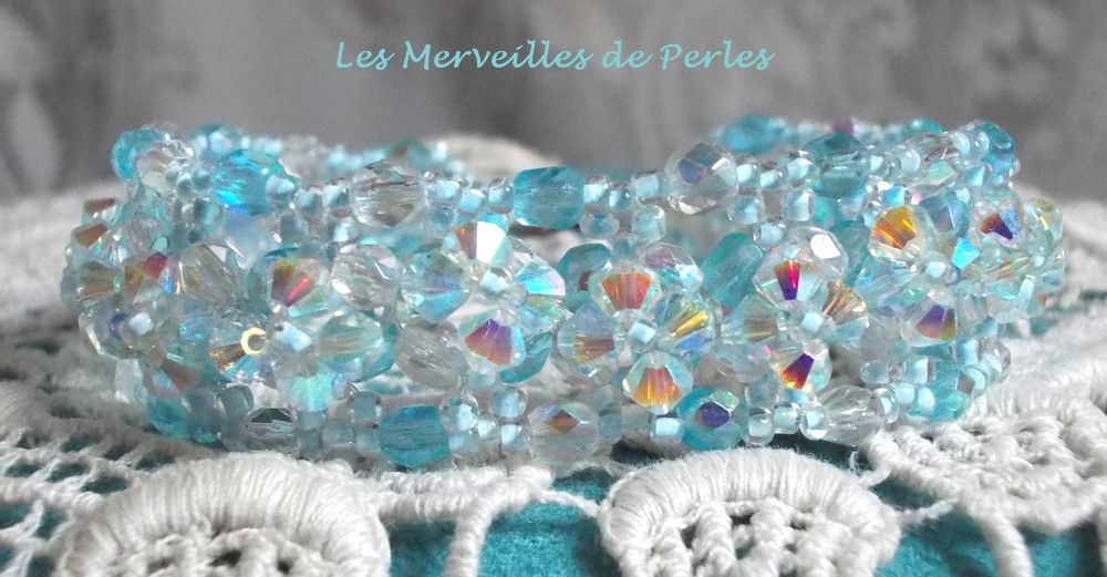 Bracciale Crystal Blue con sfaccettature di cristallo Swarovski e filatoi