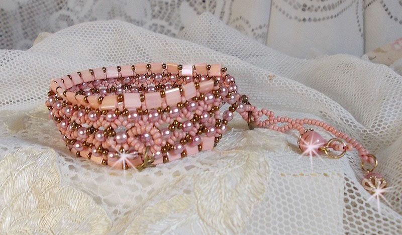 Bracciale Rose Royale con perle Tila rosa, perle sfaccettate e perle di cristallo Swarovski