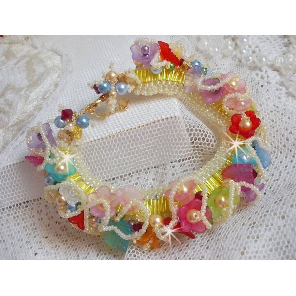 Bracciale Garden Flowers con perle Swarovski, fiori smerigliati, chiusura placcata oro 3 micron