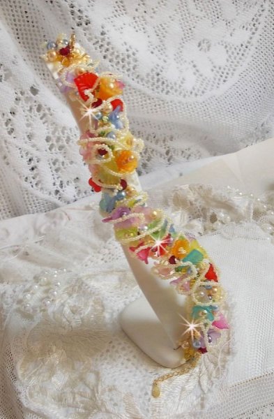 Bracciale Garden Flowers con perle Swarovski, fiori smerigliati, chiusura placcata oro 3 micron