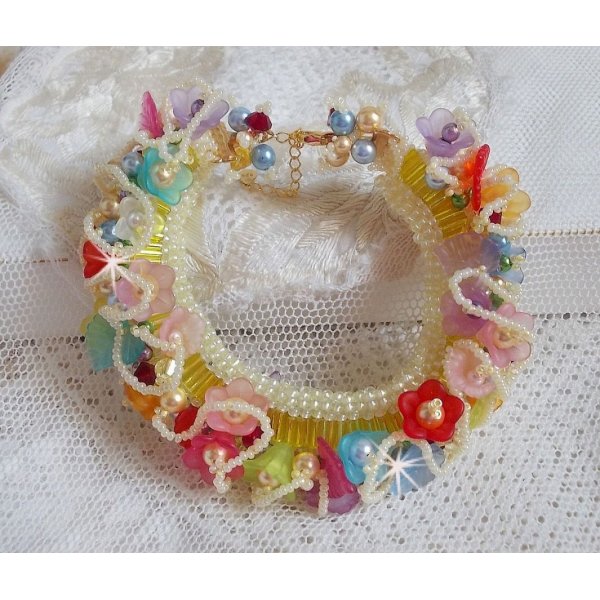 Bracciale Garden Flowers con perle Swarovski, fiori smerigliati, chiusura placcata oro 3 micron