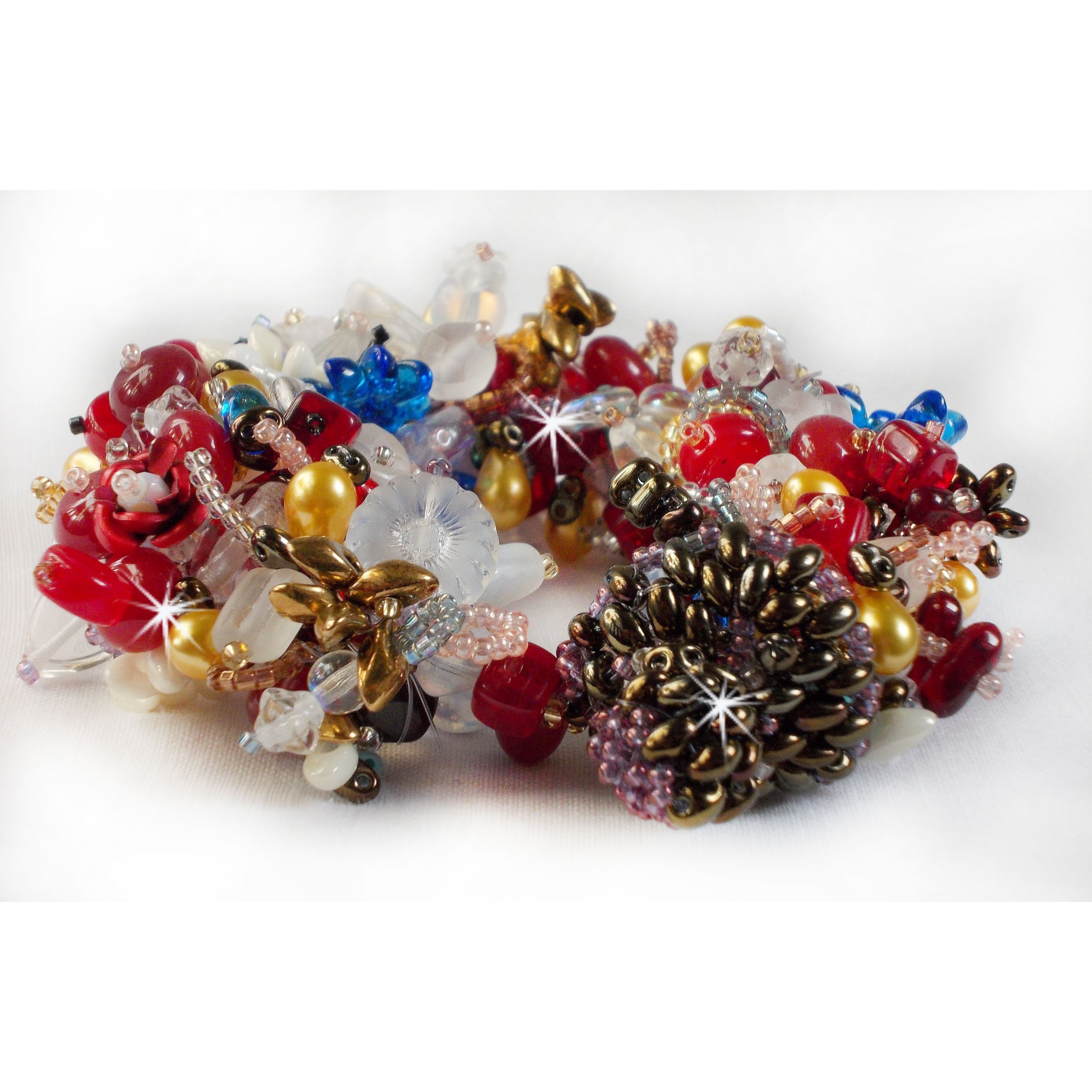 Bracelet Printemps coloré avec des perles nacrées, des cristaux de Swarovski et diverses perles