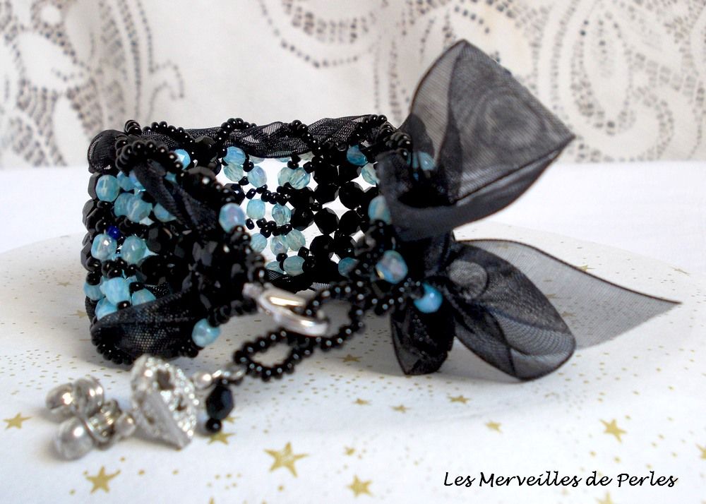 Bracciale Prestige con sfaccettature nere e blu e nastro di organza