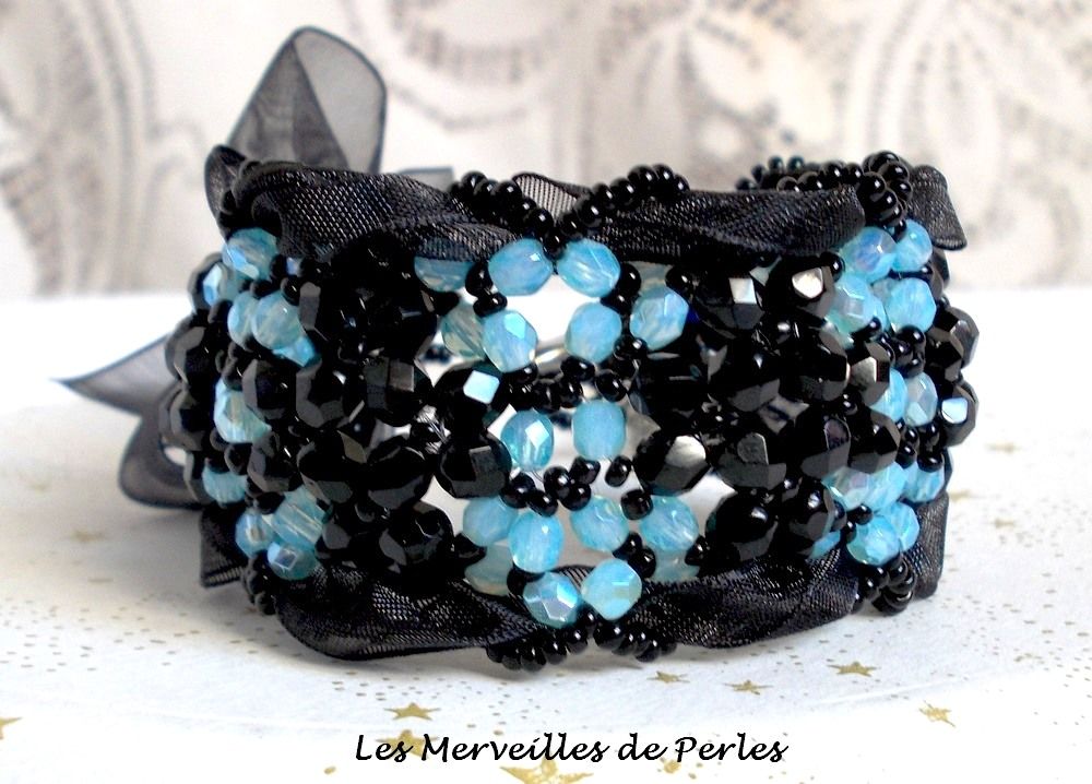 Bracciale Prestige con sfaccettature nere e blu e nastro di organza