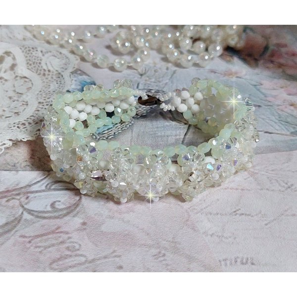 Bracciale Venus con filatori in cristallo Swarovski e sfaccettature in vetro boh&eacute;mien bianco opaco