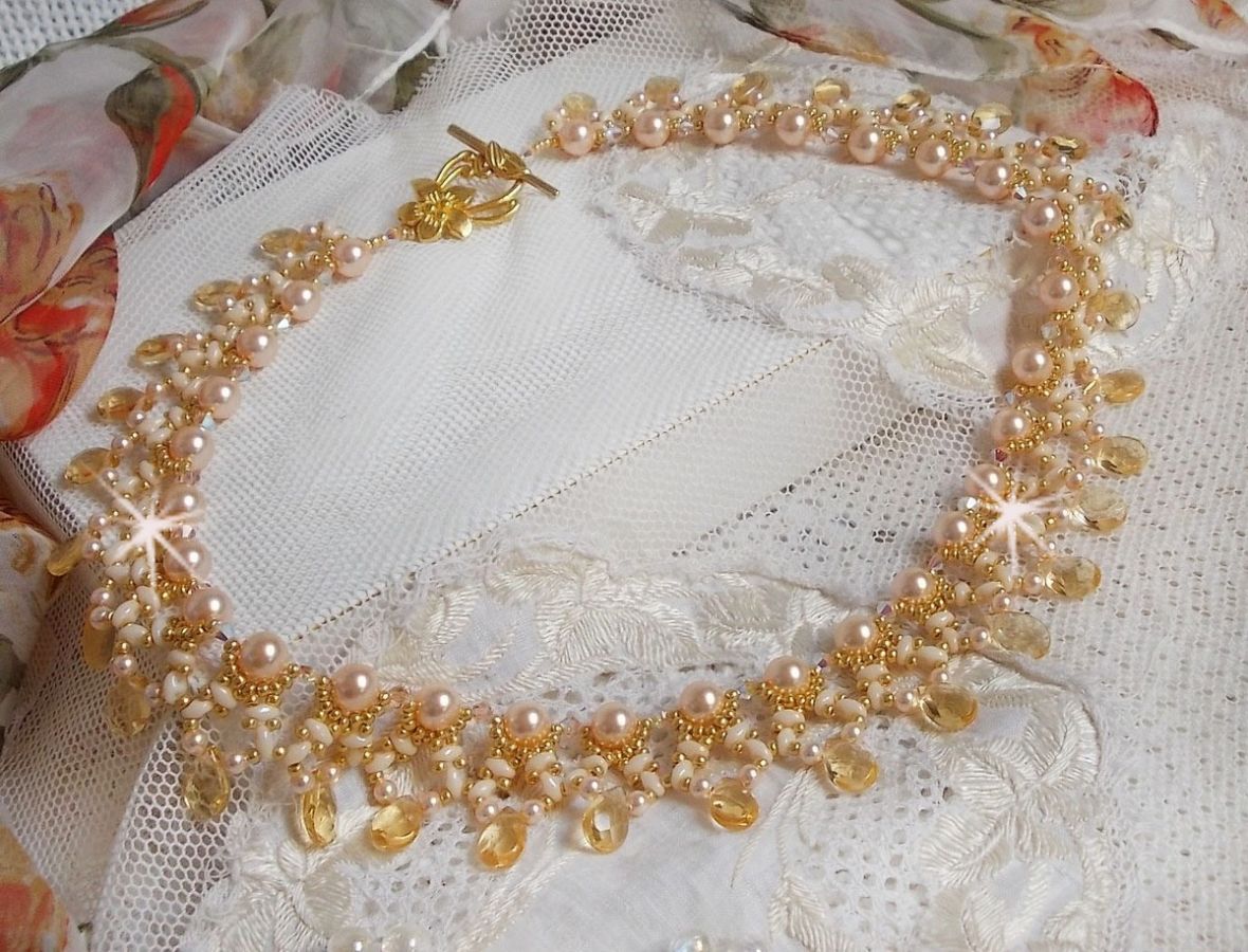 Collana Champagne in charmeuse con cristalli Swarovski e gocce di vetro sfaccettato