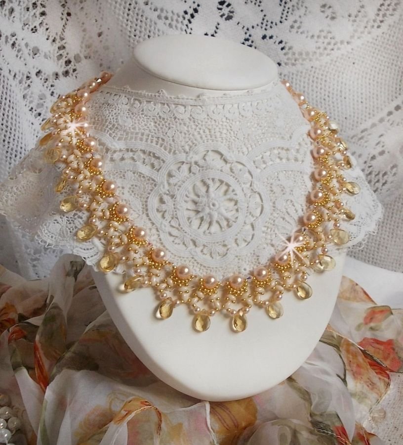 Collana Champagne in charmeuse con cristalli Swarovski e gocce di vetro sfaccettato