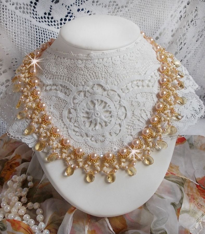 Collana Champagne in charmeuse con cristalli Swarovski e gocce di vetro sfaccettato