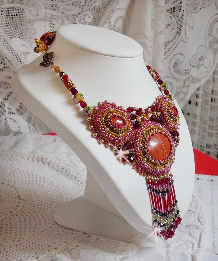 Collana in diaspro rosso con pietre semipreziose Diaspro rosso con cristalli Swarovski, perle di cloisonne, Murano e perle di semi