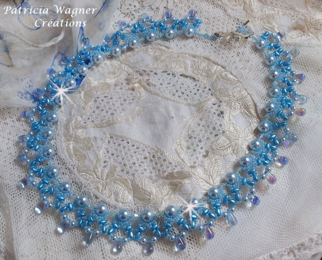 Collana Light Azur con perle di cristallo Swarovski e gocce di vetro