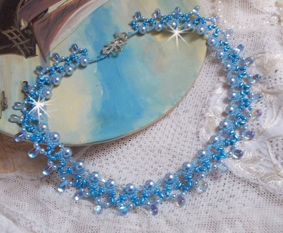 Collana Light Azur con perle di cristallo Swarovski e gocce di vetro