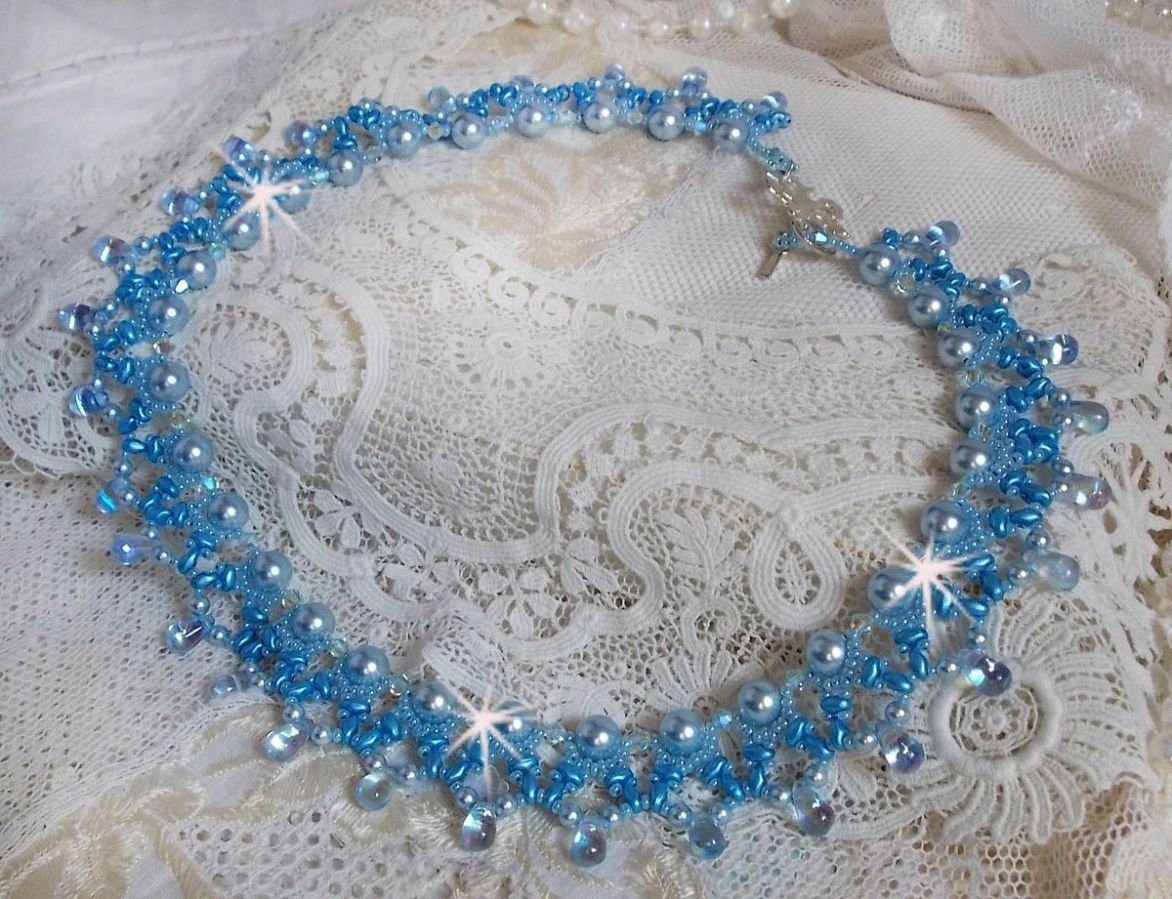 Collana Light Azur con perle di cristallo Swarovski e gocce di vetro