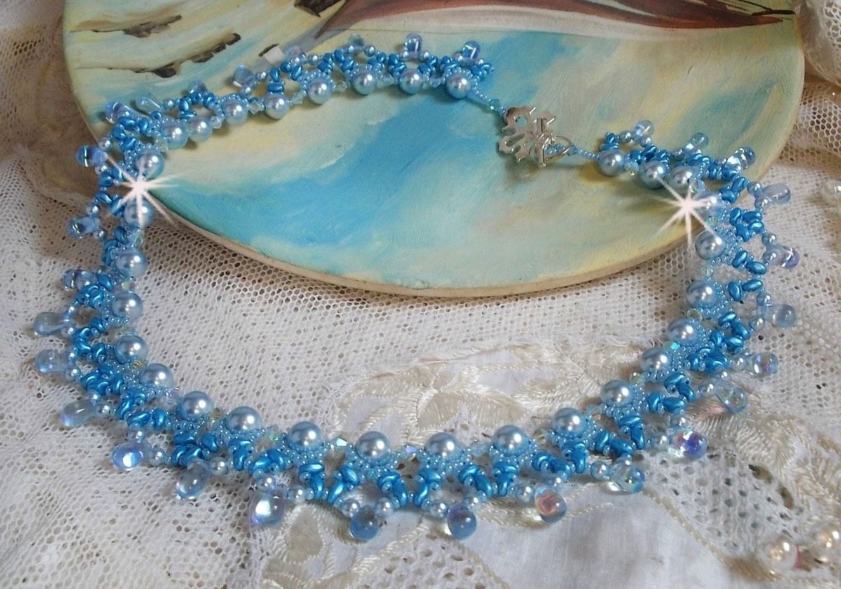 Collana Light Azur con perle di cristallo Swarovski e gocce di vetro