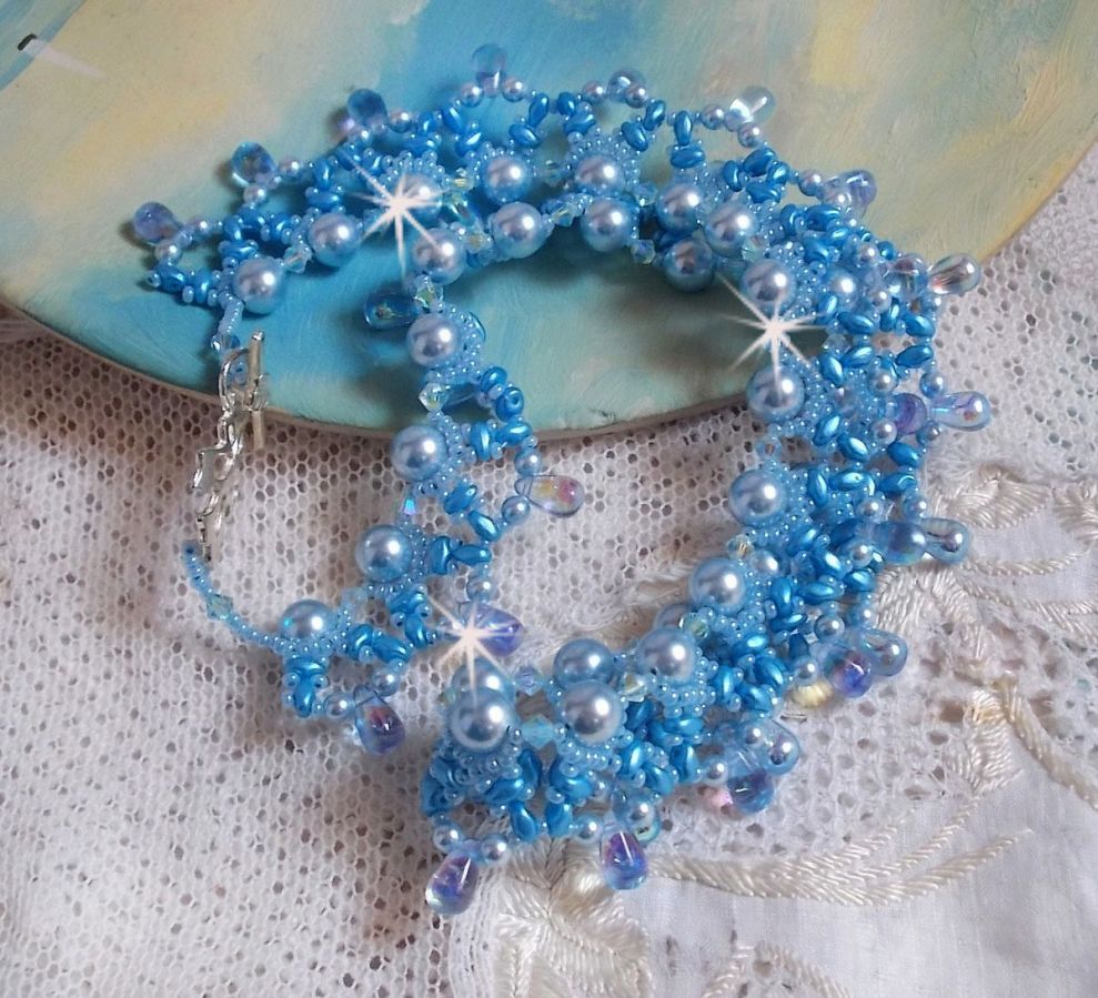 Collana Light Azur con perle di cristallo Swarovski e gocce di vetro