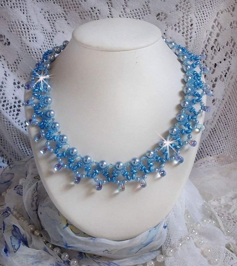 Collana Light Azur con perle di cristallo Swarovski e gocce di vetro