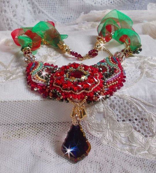 Collana Mia Haute-Couture Barocco/Vintage ricamata con cristalli Swarovski, placcata oro, perline di varie qualit&agrave;