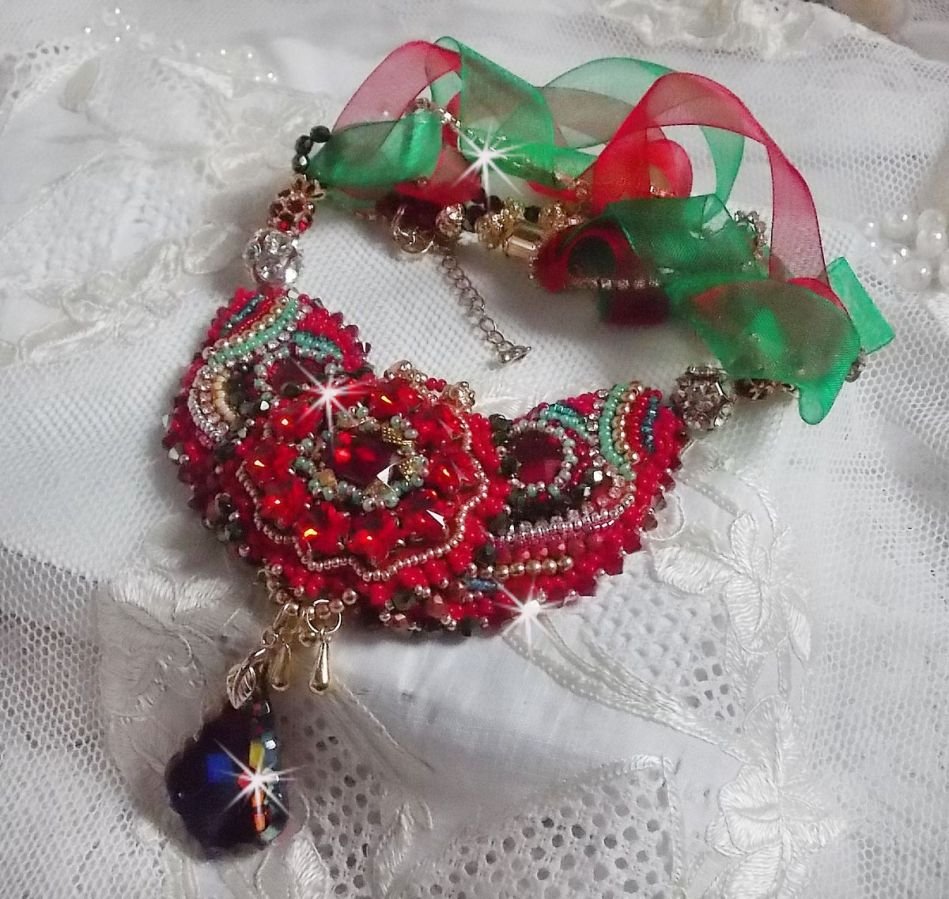 Collana Mia Haute-Couture Barocco/Vintage ricamata con cristalli Swarovski, placcata oro, perline di varie qualità