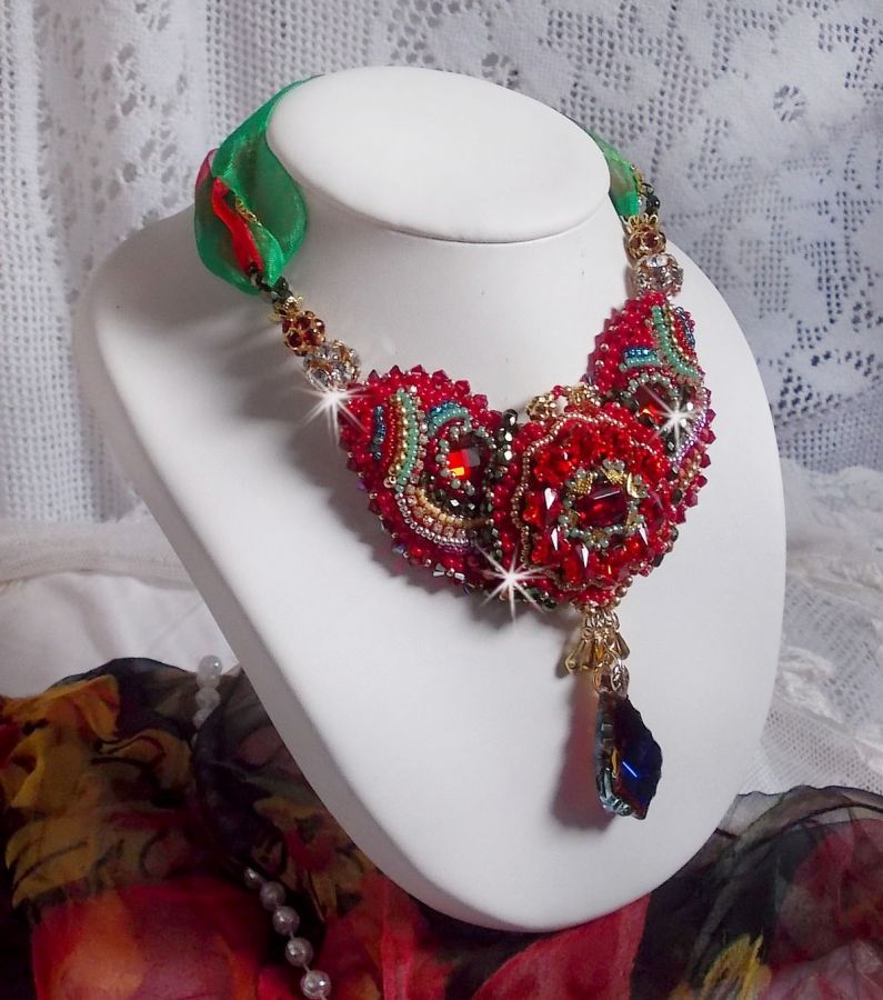 Collana Mia Haute-Couture Barocco/Vintage ricamata con cristalli Swarovski, placcata oro, perline di varie qualità