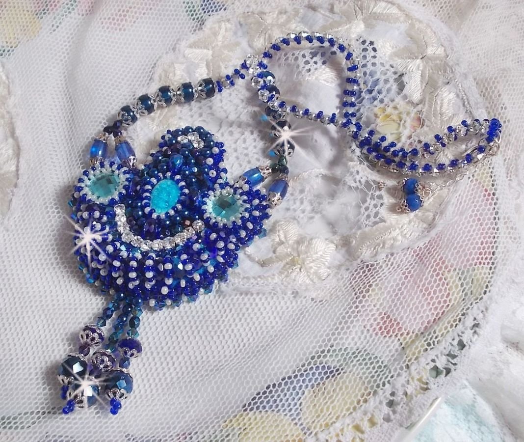 Collana Paris Divine ricamata con cristalli Swarovski, perline di cristallo bohémien e perline di seme 