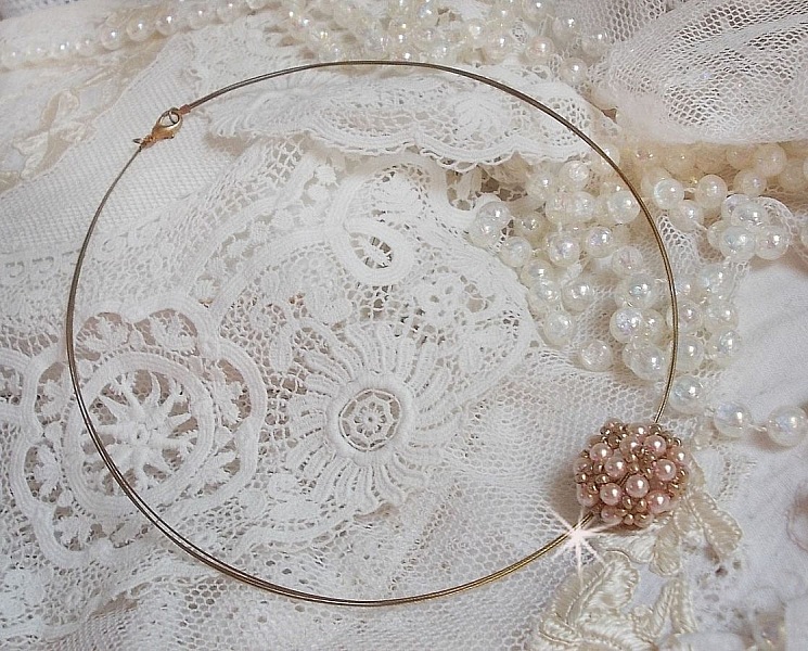 Collana con ciondolo a forma di palla di perla con perle di cristallo Swarovski