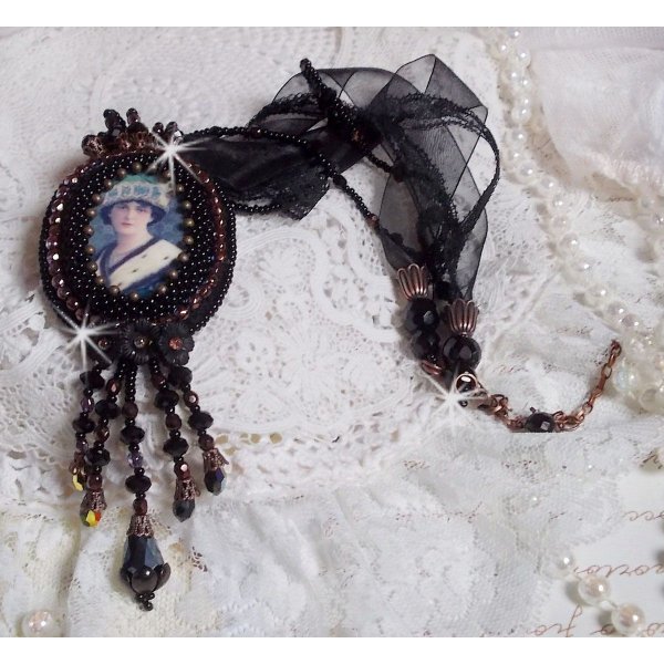 Collana con ciondolo Midnight Daisy con perle nere e cristalli Swarovski