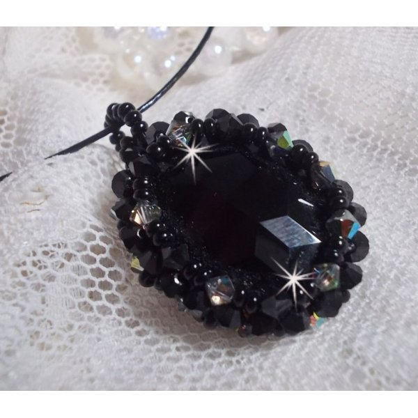 Collana con ciondolo Mirano, cristalli Swarovski e perline nere