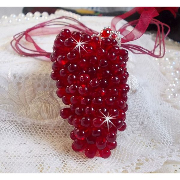 Collana con ciondolo Tendre Rouge con gocce di vetro rosso, perle rotonde sfaccettate e perle perlate