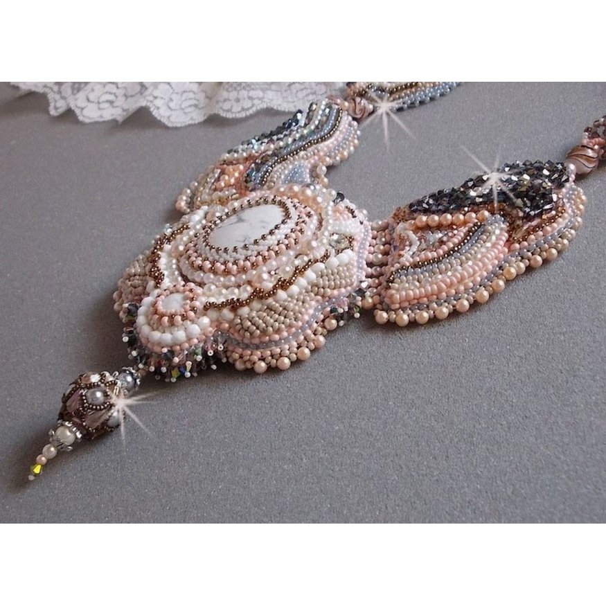 Collana Angelique Marquise des Anges Haute-Couture ricamata con pietre e cristalli Swarovski