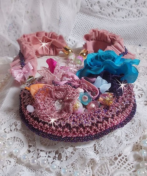 Collana Jardin Po&eacute;tique con pizzo, cristalli Swarovski, perle, perline, argento placcato oro 18 carati e perle semipreziose