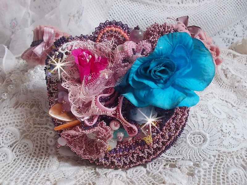 Collana Jardin Po&eacute;tique con pizzo, cristalli Swarovski, perle, perline, argento placcato oro 18 carati e perle semipreziose