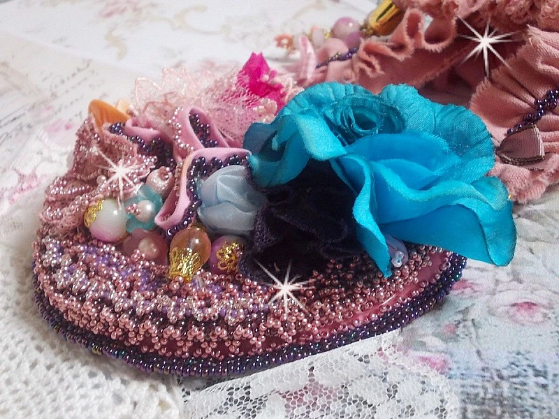 Collana Jardin Po&eacute;tique con pizzo, cristalli Swarovski, perle, perline, argento placcato oro 18 carati e perle semipreziose