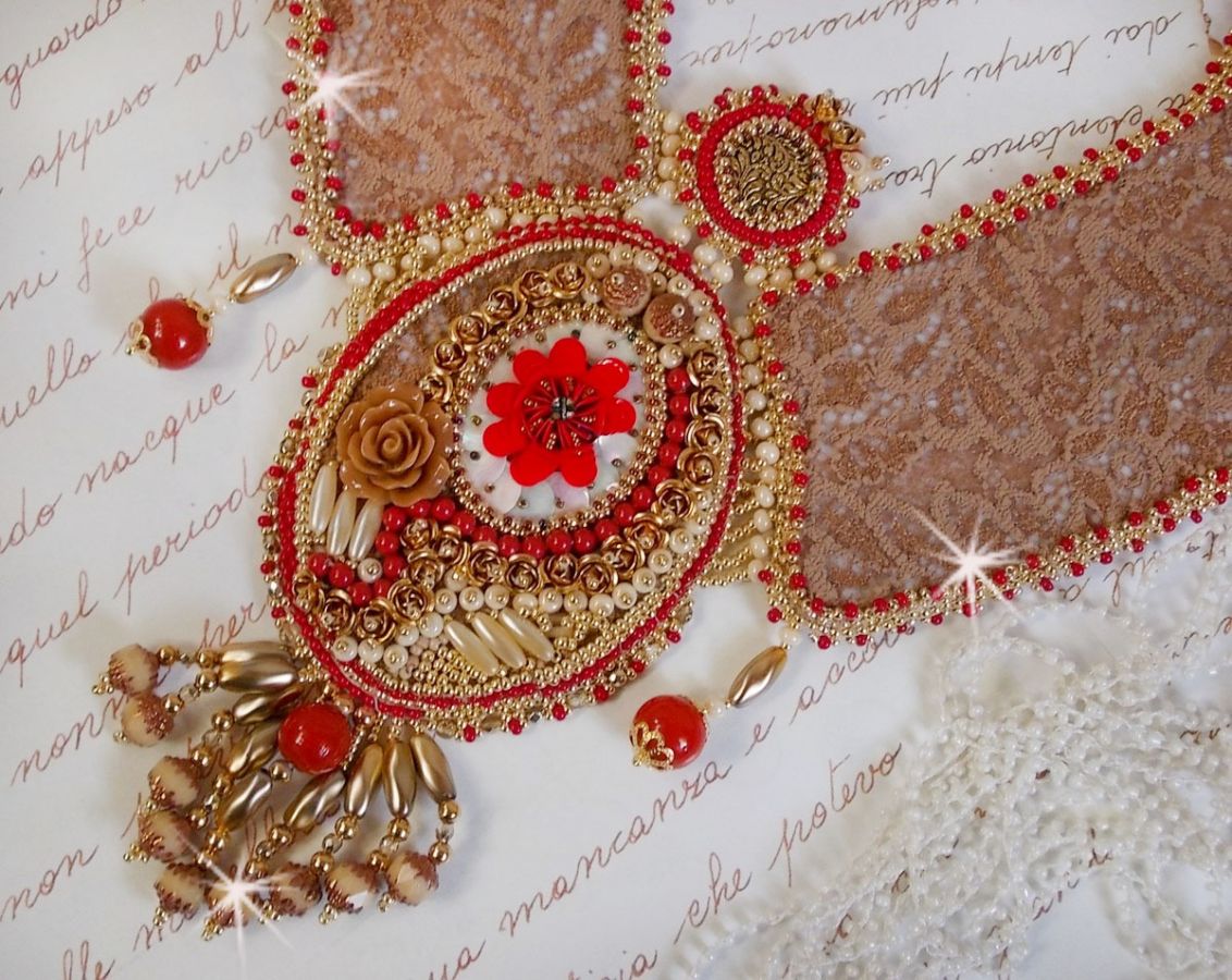 Collana rinascimentale con perle d'oro e rosse