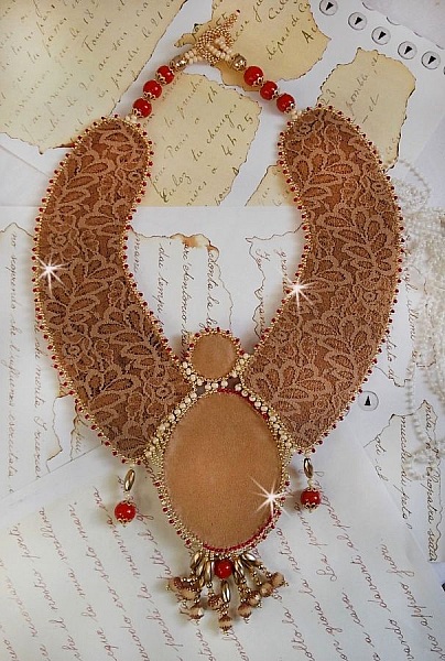 Collana rinascimentale con perle d'oro e rosse