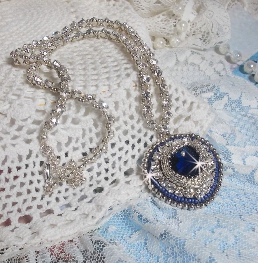 Collana in zaffiro blu con cuore in cristallo Swarovski, perline Miyuki in argento, castoni, chiusura in argento 925/1000 e catena di prolunga