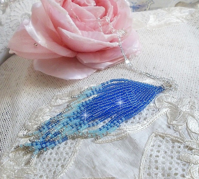 Ciondolo Soft Blue Dreams creato con perle di qualit&agrave; Sky Blue, zaffiro e argento con accessori in argento 925/1000.