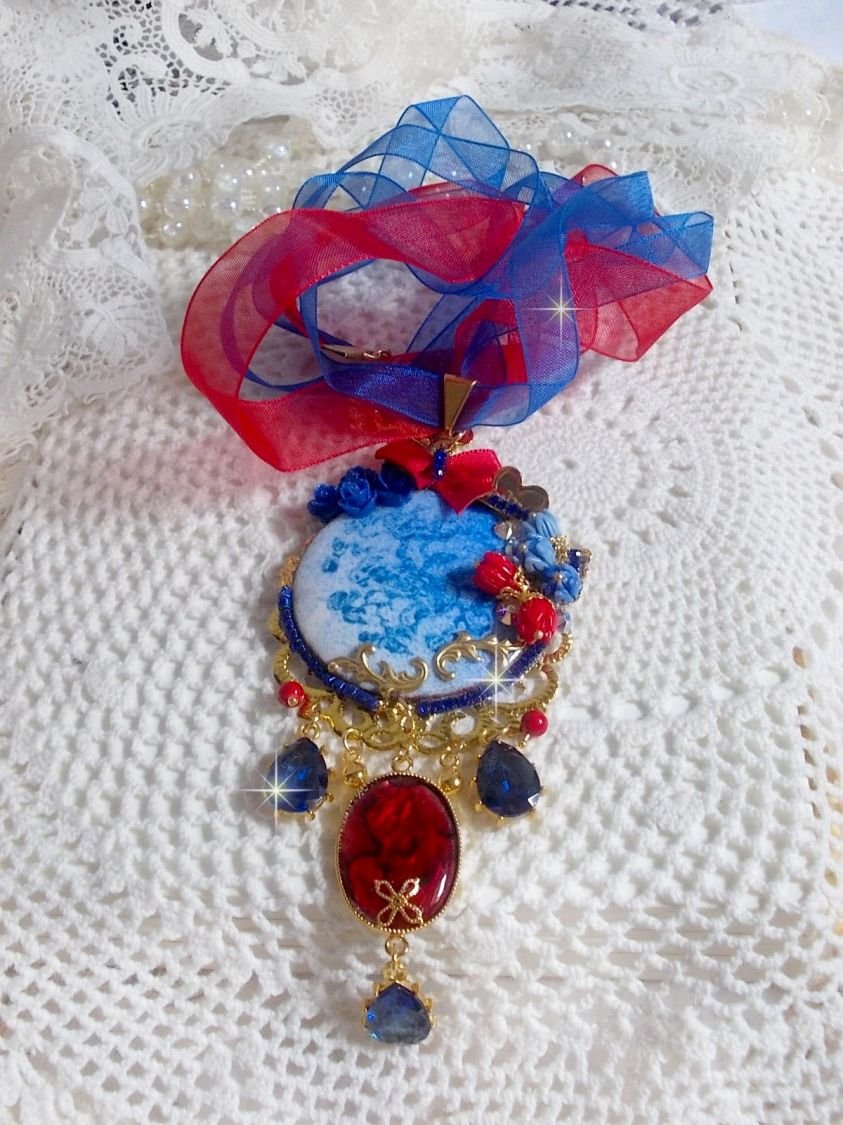 Pendentif Flamenca, cabochon émaillé de fleurs Bleues, roses résines, nacre abalone et jade Rouges, poires Zirconium et cristaux Bleu-Marine, breloques, pendentif résine époxy, un style Flamenco