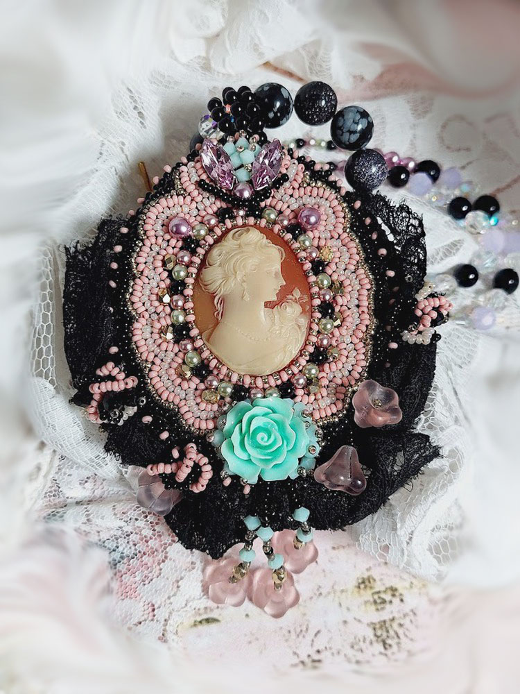 Collana con ciondolo Marquise ricamato con perle perlate, un pizzo molto bello, un gioiello sontuoso 