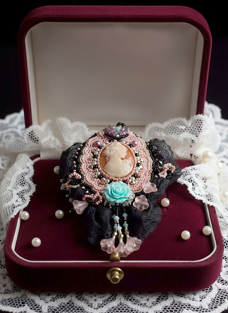 Collana con ciondolo Marquise ricamato con perle perlate, un pizzo molto bello, un gioiello sontuoso 