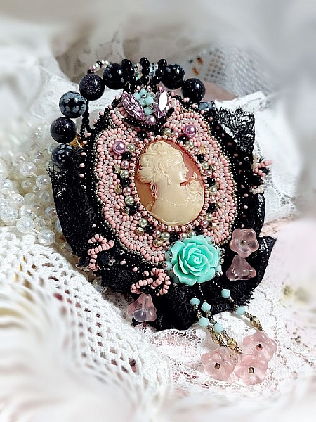 Collana con ciondolo Marquise ricamato con perle perlate, un pizzo molto bello, un gioiello sontuoso 