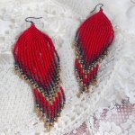 BO Red Swirls creato con perline di qualità e ganci in ottone nero