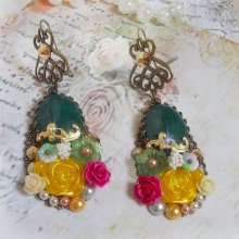 Fiori di giada BO creati con cabochon ovali di giada malese, cristalli Swarovski, perline di resina, fiori di vetro con accessori di qualità 