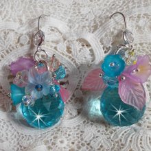 BO blu Ondine creato con cristalli Swarovki e fiori di resina rosa