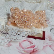 Bracciale Idylle Beauty ricamato con cristalli Swarovski, sfaccettature, perline rotonde, perline di semi con chiusura e catena placcata oro