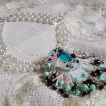 Collana Océane ricamata con perle rotonde marmorizzate in azzurro e nero 