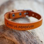 Bracciale da uomo in pelle Camel con incisione personalizzata 