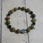 Bracciale oblungo in acciaio con perle di pietra naturale unakite 